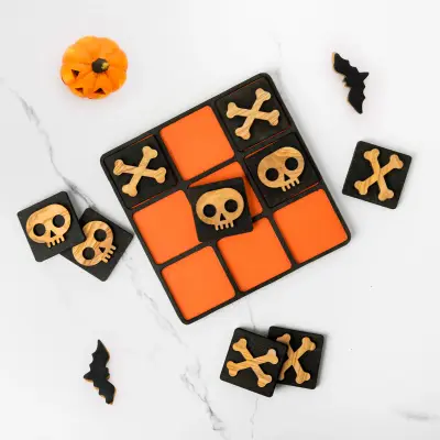 olive wood halloween design tic-tac-toe game