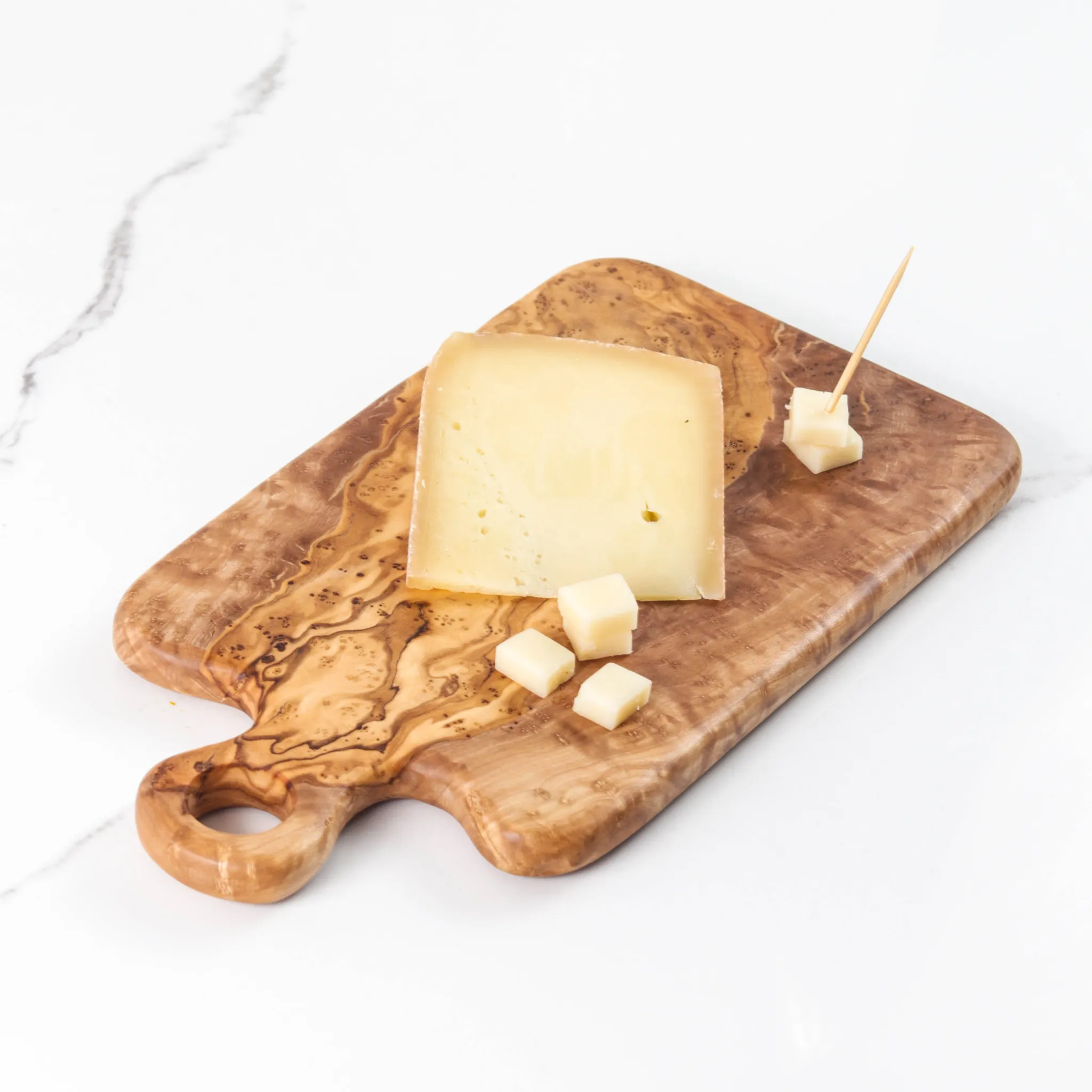 olive wood cutting board with round handle