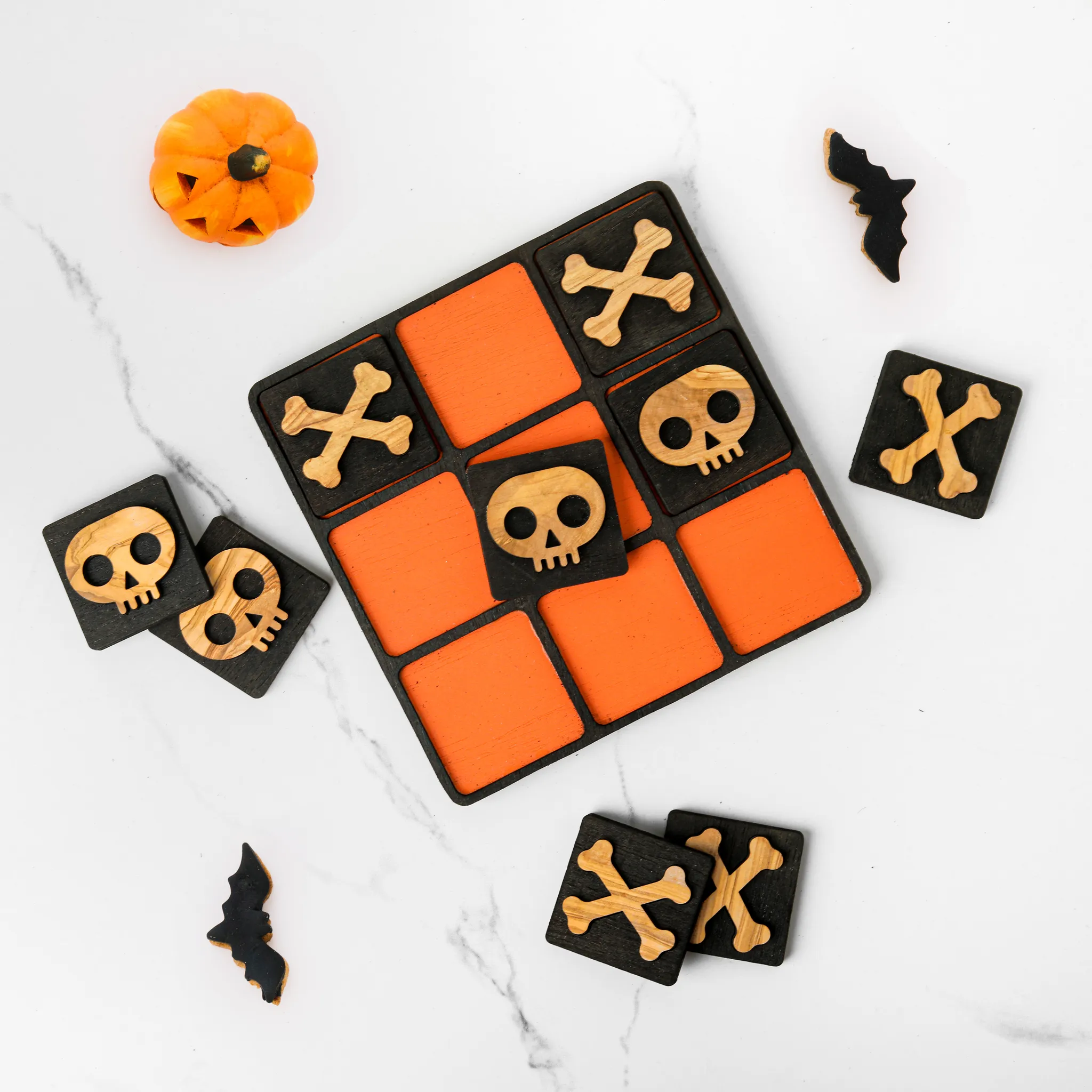olive wood halloween design tic-tac-toe game